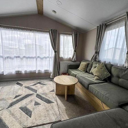 Modern 6 Berth Caravan With Wifi At St Osyth Beach In Essex Ref 28008Pm Clacton-on-Sea Exterior photo
