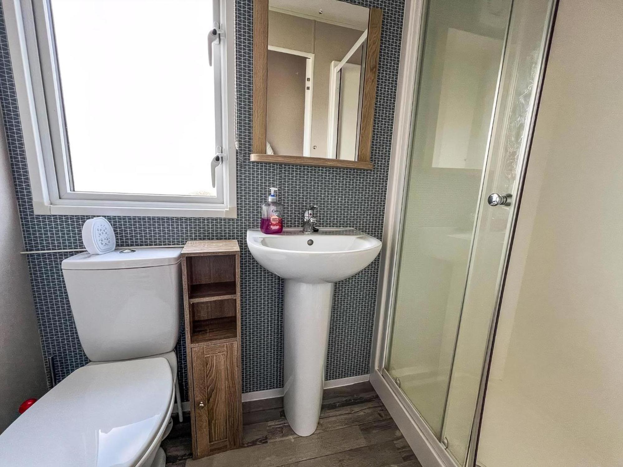 Modern 6 Berth Caravan With Wifi At St Osyth Beach In Essex Ref 28008Pm Clacton-on-Sea Exterior photo