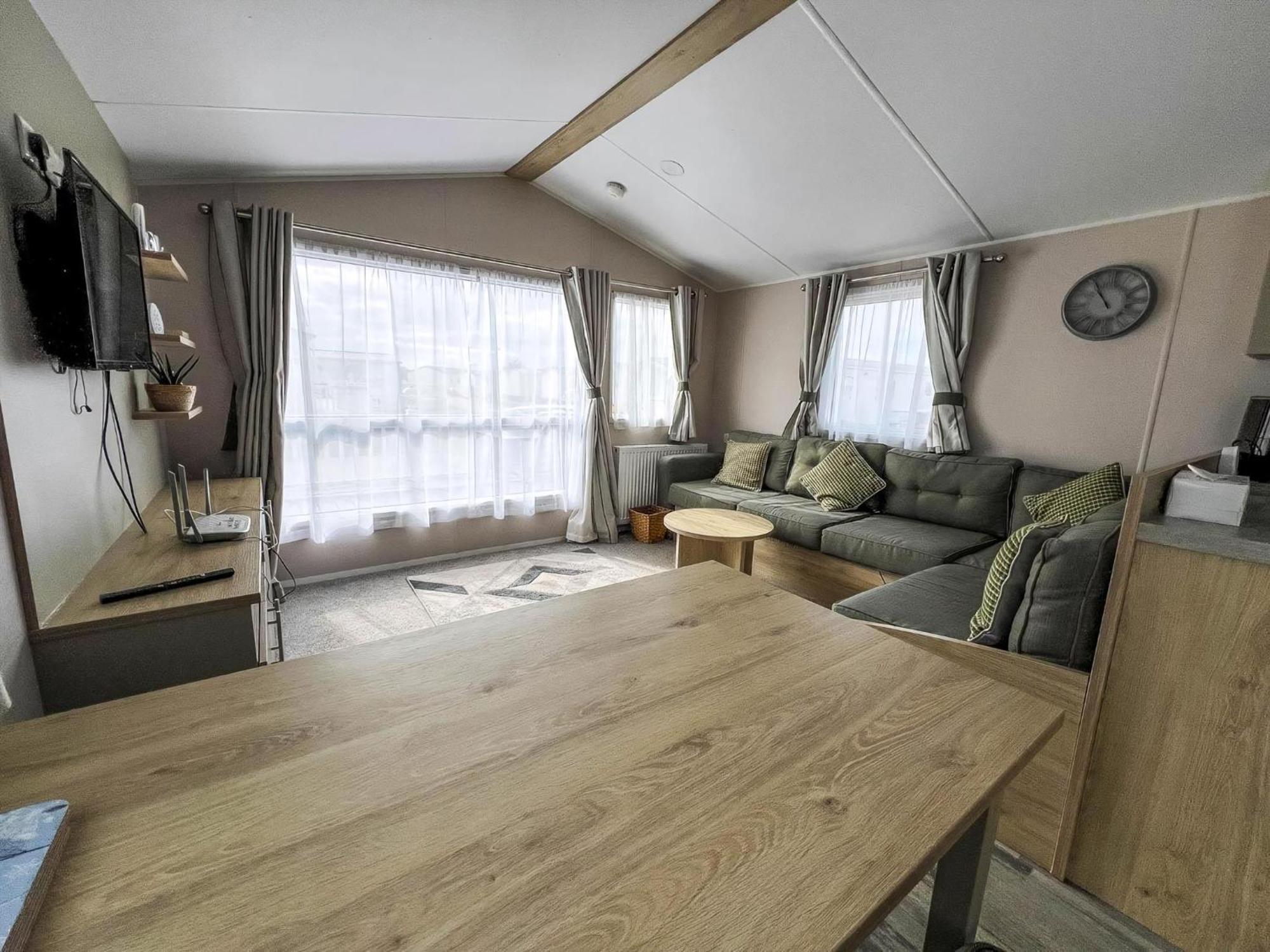 Modern 6 Berth Caravan With Wifi At St Osyth Beach In Essex Ref 28008Pm Clacton-on-Sea Exterior photo